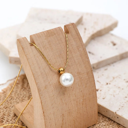 Freshwater Pearl Pendant Necklace